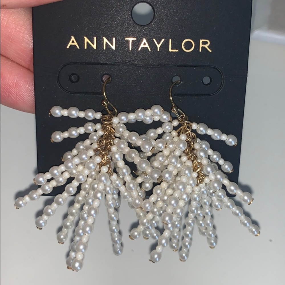 NWT Ann Taylor Pearl Cluster Earrings